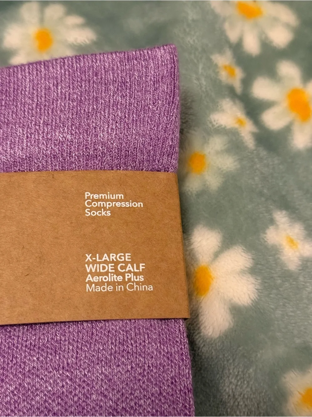 Wellow Lavender Twist Wide Calf Knee High Aerolite+ Compression Socks - size XL